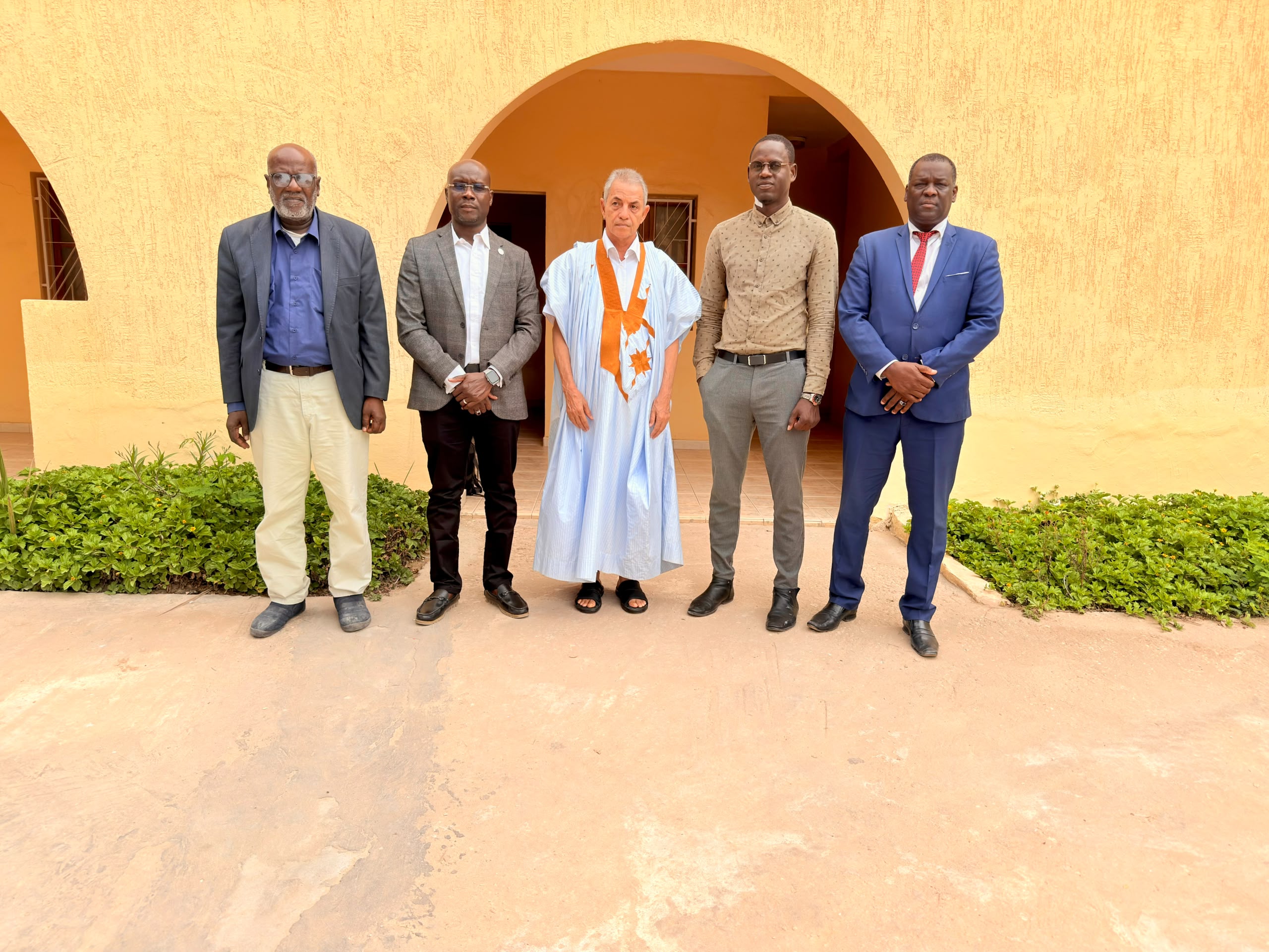 Le maire de Nouadhibou reçoit une délégation de l’Institut républicain international